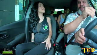 Di estado police di e biahe di e outo pa hasi su promé sosten born