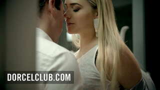 ���્રખર સેક્સ સાથે ખૂબસૂરત પત્ની ટ્વીટ જકડી