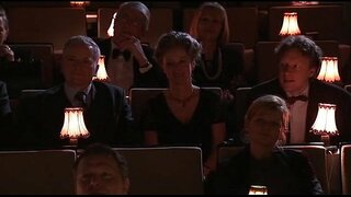 ���ීලියා ජෝන්ස් - සමලිංගික - රළු පෙන්වන්න සමග බෝතලයක් හා baseballbat