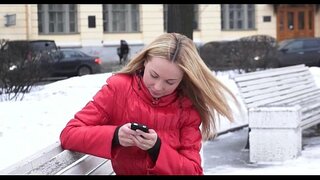 De wettelijke leeftijd tiener babe wil een sex