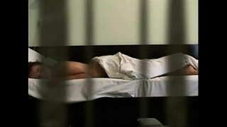 поймал/а сестру за мастурбацией